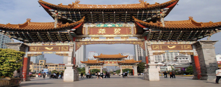 赛博幻想系列联名机甲拼装玩具(图1)